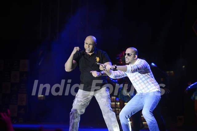 Puneet Issar and Ali Quli Mirza perform at the Bigg Boss Nau