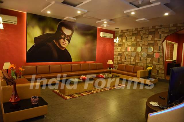 Living Room of Salman Khan's Chalet at Bigg Boss Nau Sets "Double Trouble" Gets a Superhero Twist