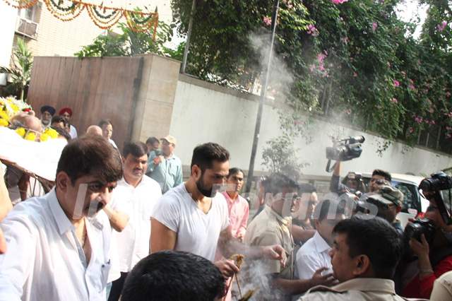 Abhay Deol at his Father's Funeral