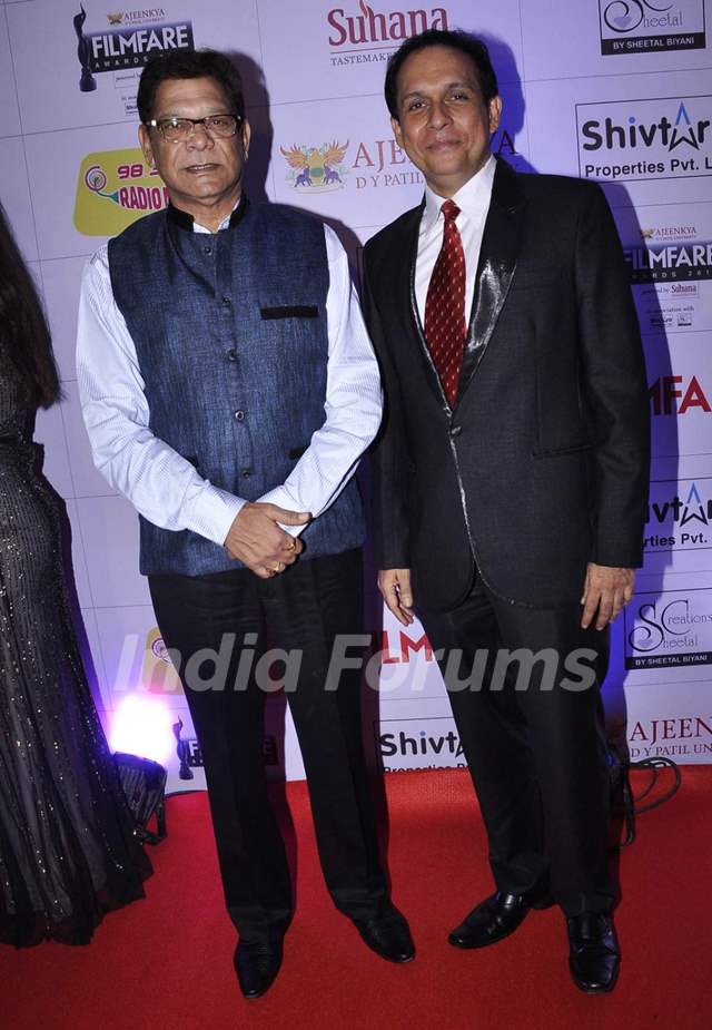 Mohan Joshi and Tushar Dalvi at Filmfare Awards - Marathi 2015