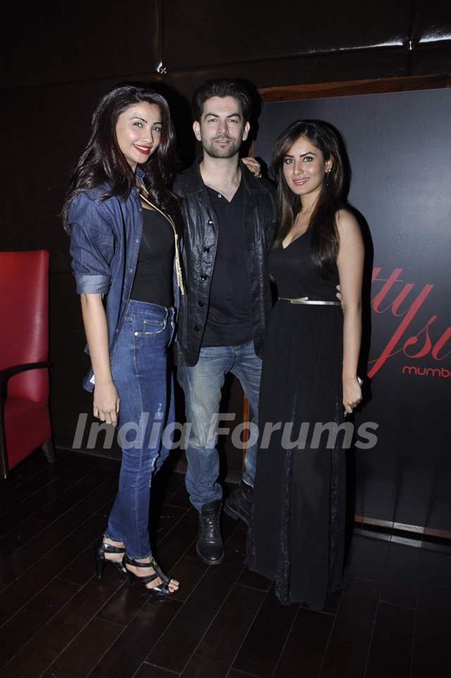 Neil Nitin Mukesh and Daisy Shah at Afrojack's Bash Media