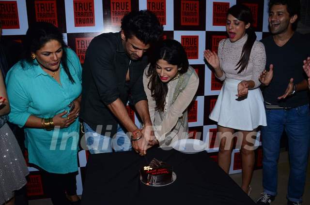 Mohit Malik Cuts Cake at Birthday Bash
