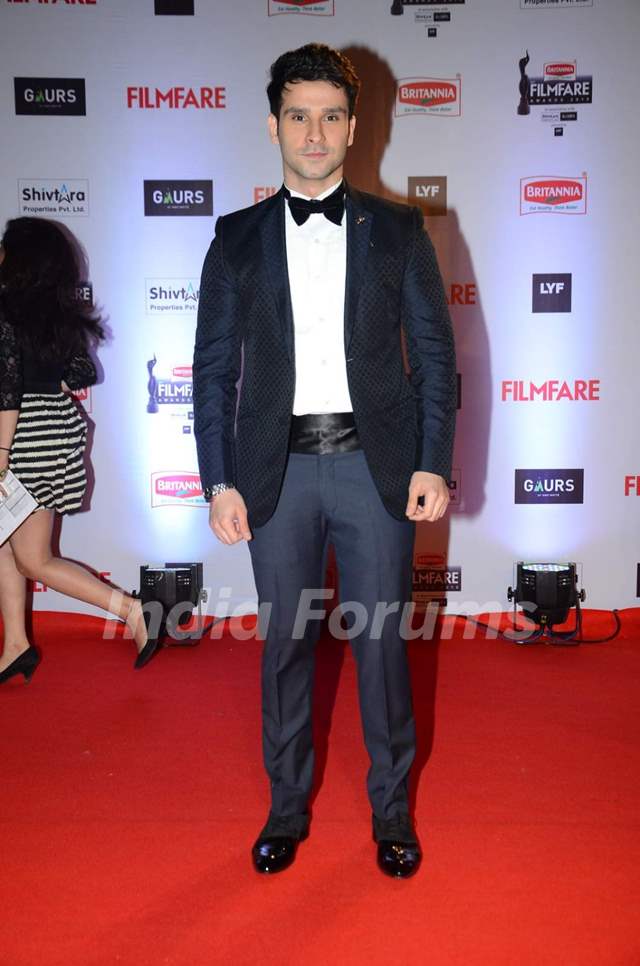Girish Kumar at Filmfare Awards 2016