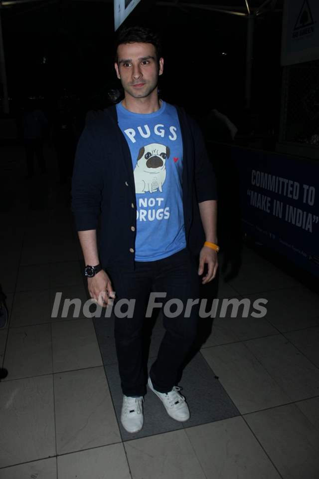 Girish Kumar was spotted at Airport