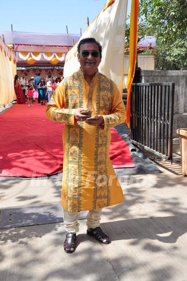 Abhijeet Bhattacharya Snapped at Anurag Basu's Saraswati Pooja