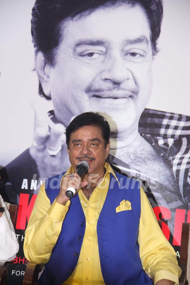 Shatrughan Sinha interacting with the audience at his Book Launch