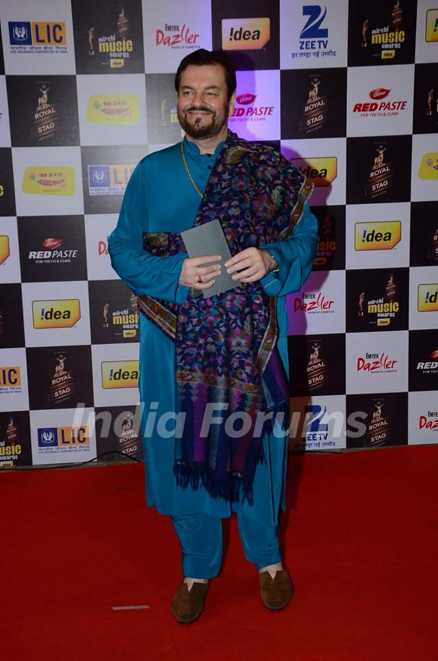 Nitin Mukesh at Mirchi Music Awards 2016