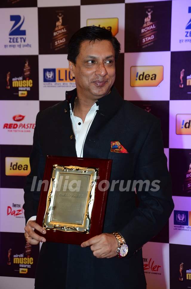 Madhur Bhandarkar at Mirchi Music Awards 2016