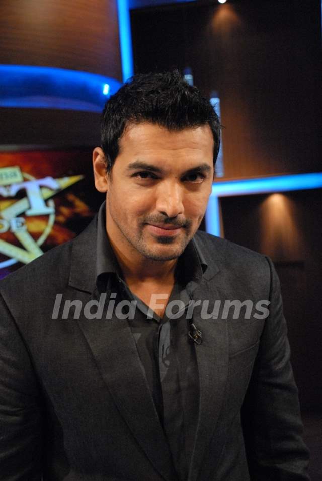 John Abraham on the show Lift Kara De