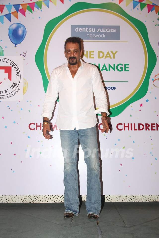 Sanjay Dutt Visits Tata Memorial Hospital