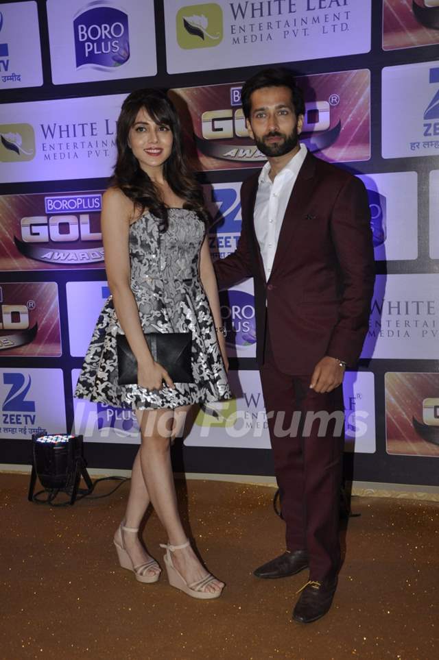 Nakuul Mehta with wife at Zee Gold Awards 2016