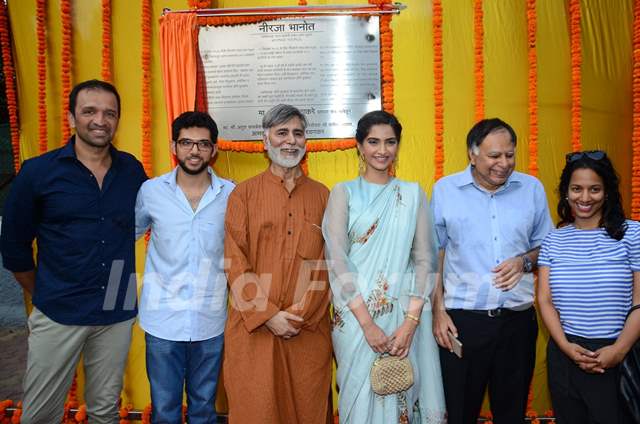Sonam Kapoor, Aditya Thackeray & Atul Kasbekar  Pays Tribute to Neerja Bhanot at a School Event