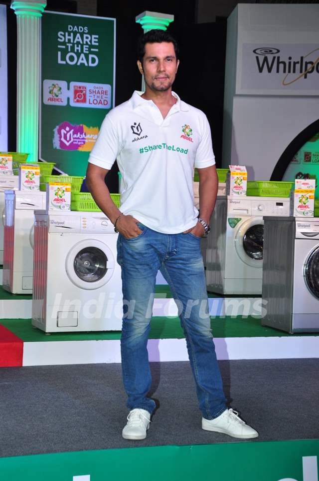 Randeep Hooda Promotes 'Ariel' Detergent