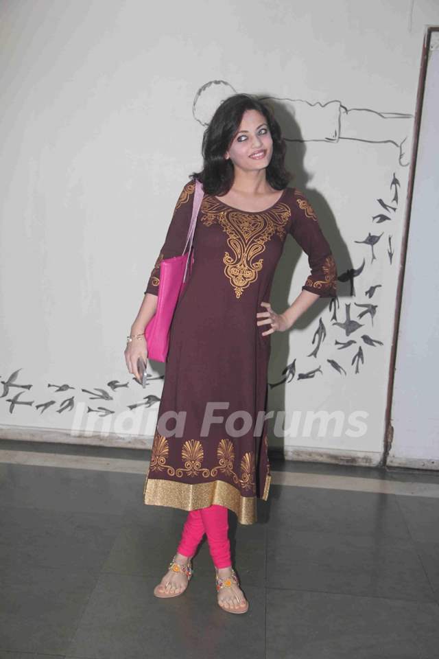 Sneha Ullal Attends Daisy Shah's Debut Play 'Begum Jaan'