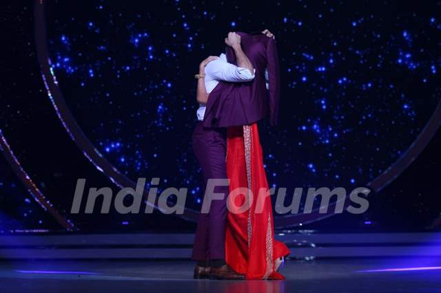 Sidharth Malhotra and Katrina Kaif at Promotion of 'Baar Baar Dekho' on sets of Jhalak Dikhhla Jaa