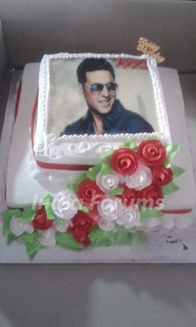  Simple Rose Birthday Cake For Akshay
