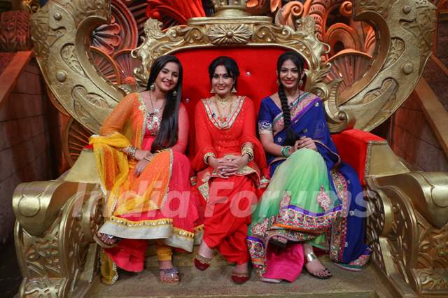 Kamya Punjabi, Meera Deosthale and Vidhi Pandya visits on set of Comedy Nights Bachao