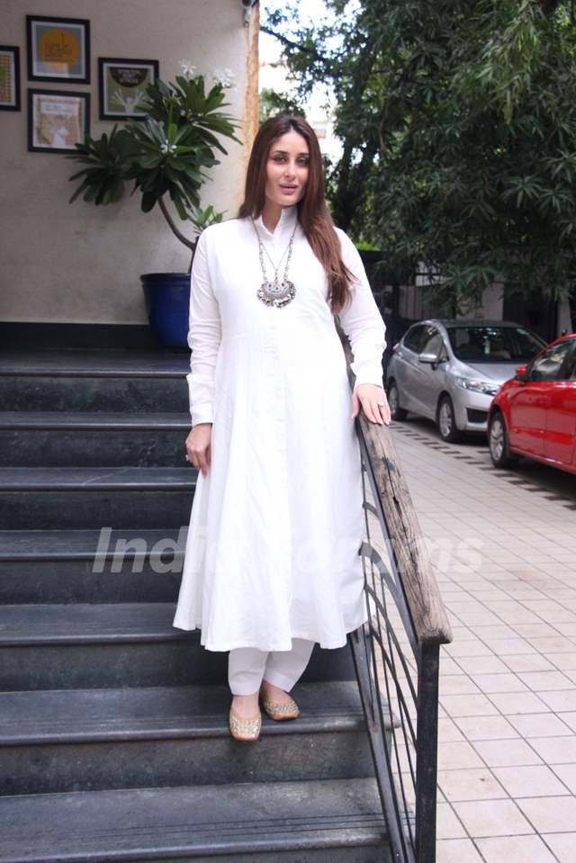 Kareena Kapoor meets her dietitian Rujuta Diweka Media