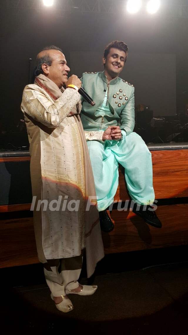 Sonu Nigam's Pictures from US and Canada Tour