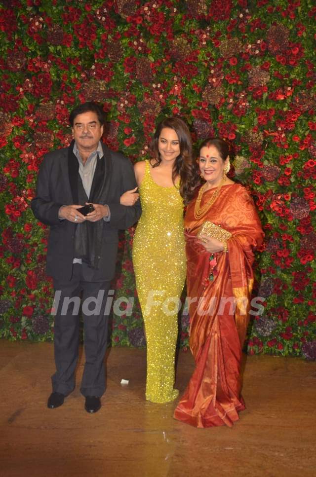 Shatrughan Sinha with Sonakshi and Poonam Sinha at Ranveer Deepika Wedding Reception Mumbai
