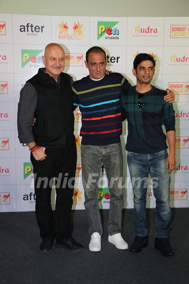 Anupam Kher and Akshaye Khanna with Vijay Gutte at The Accidental Prime Minister trailer launch