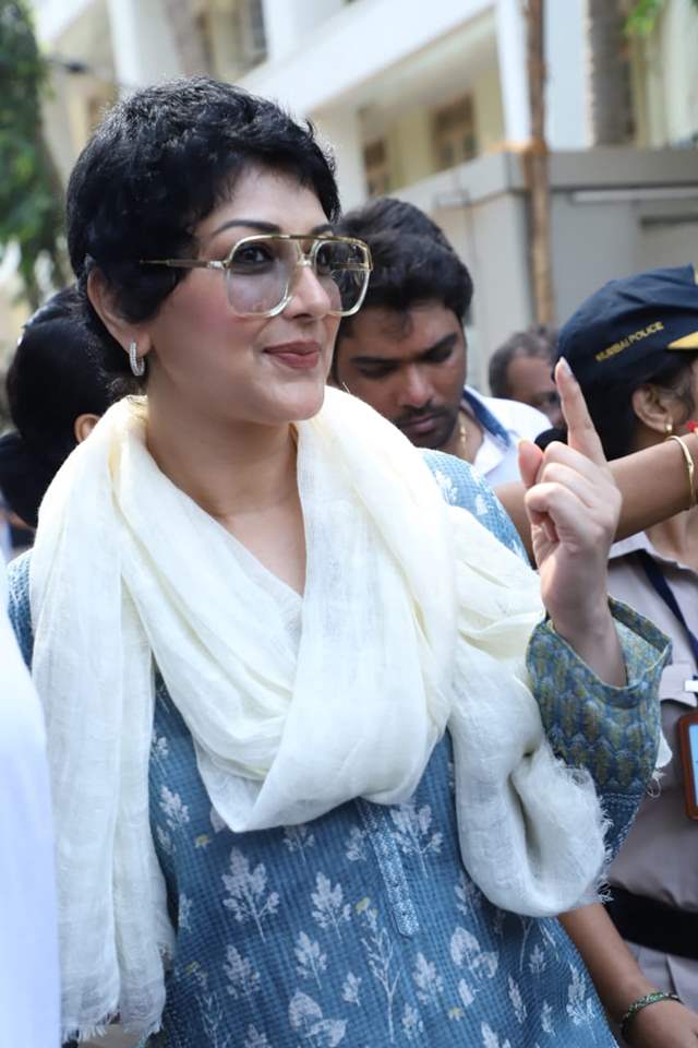 Sonali Bendre and Goldie Behl were spotted outside polling centre