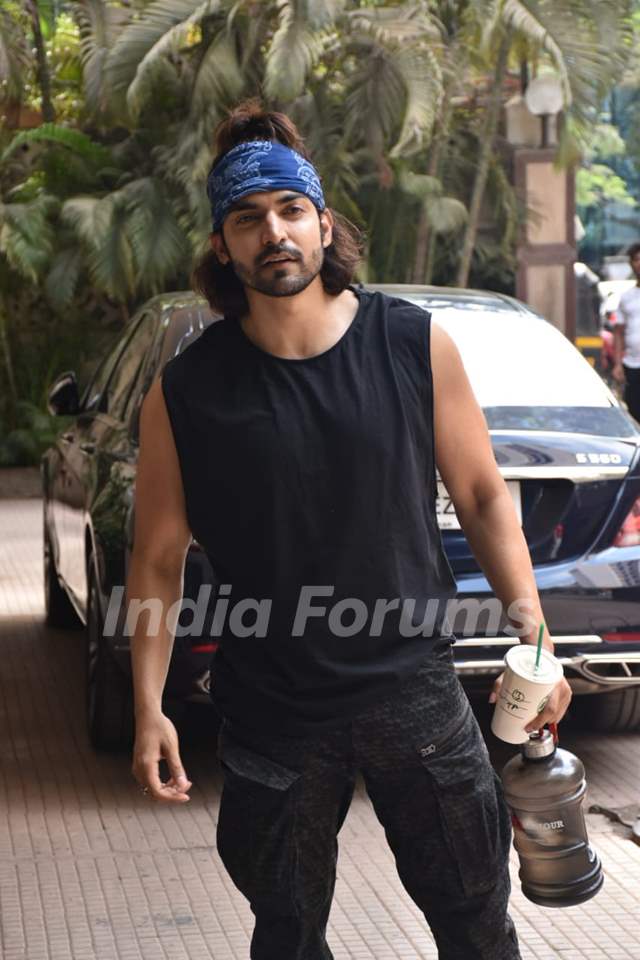 Gurmeet Choudhary spotted around the town!