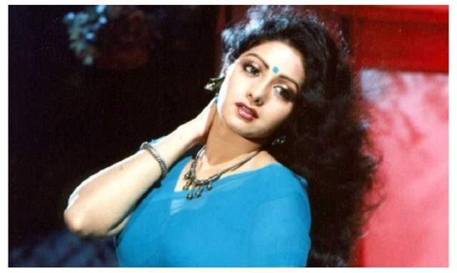 Sridevi in the song  'Kaante nahin kat te'