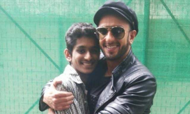 Ranveer Singh with his fan late Jatin Dulera