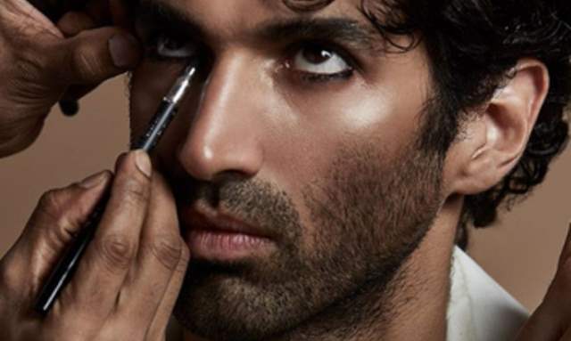  Aditya Roy Kapur rocks the MensXP digital cover 