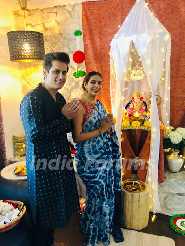 Amit Sarin- Vineesha Sarin welcomes Ganpati at their house