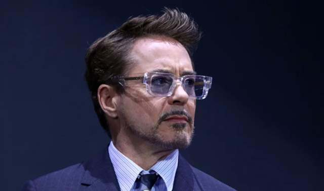 Robert Downey JR