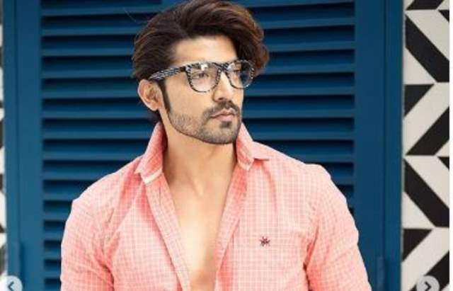 Sponsored: Gurmeet Choudhary Gets Unique Tattoo For T-Series Song Bedardi  Se Pyaar Ka