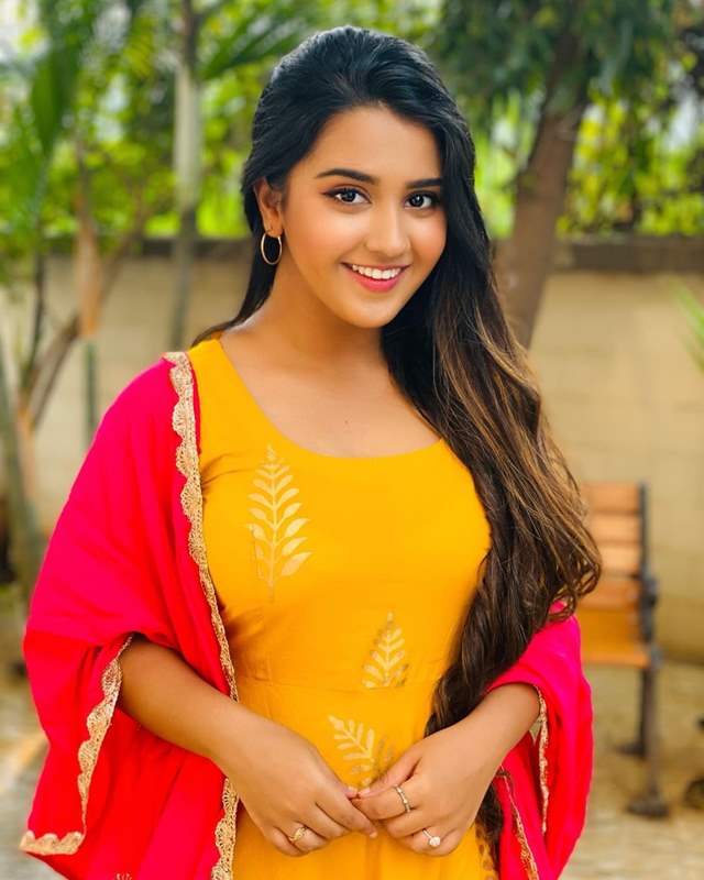 Roshni Walia