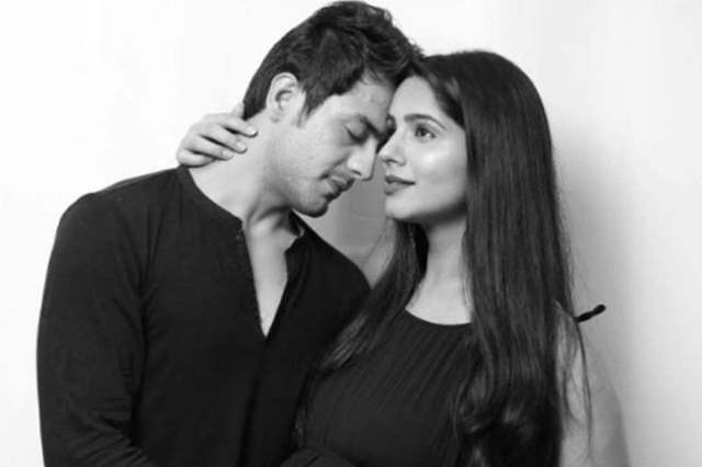 Gaurav Bajaj & Wife, Sakshi Do a Pregnancy Photo Shoot India