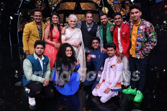 Asha ji and Dharam ji with contestants on Indian Idol