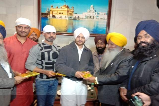 Rangbaaz Phirse Cast at Golden Temple