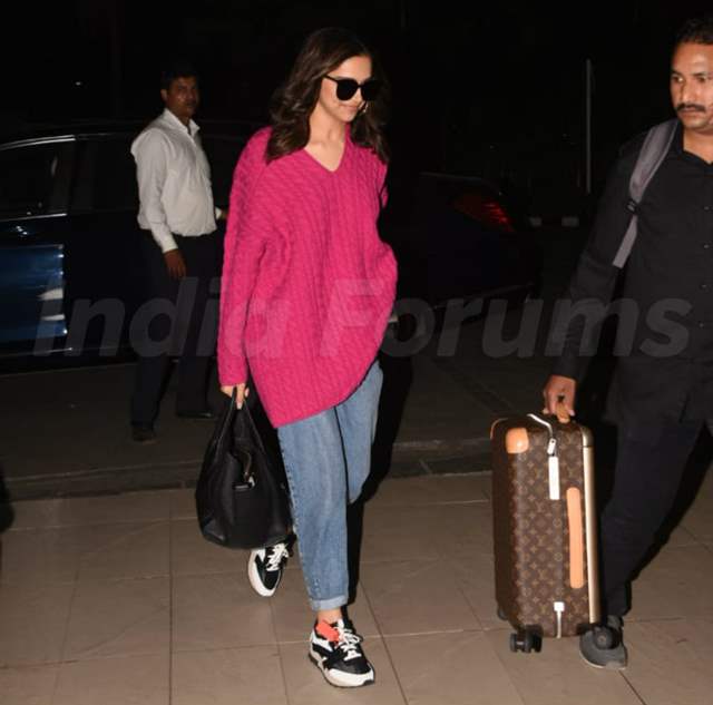 Celeb Airport Style This Week: Kareena Kapoor Khan, Deepika