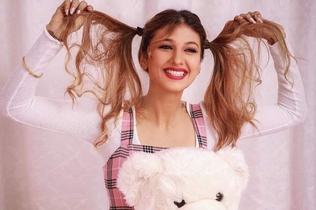 Bigg Boss 12 fame Jasleen Matharu Bags A Bollywood Movie | India Forums