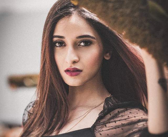 Saloni Vora 