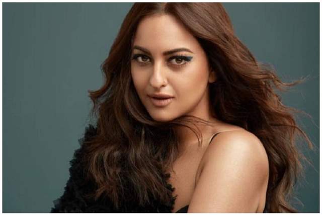 Sonakshi Sinha Becomes The Only Actress To Make Her Debut And Also Touch 1500 Crore Mark At The