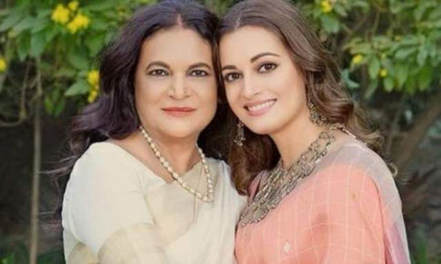 Dia Mirza with mom