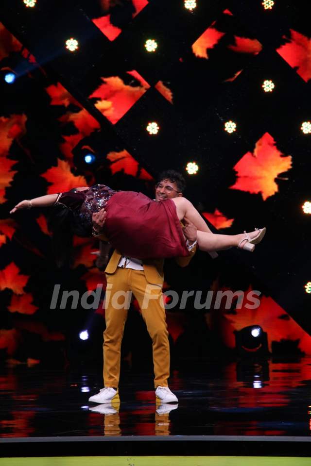 Bharti and Terence Lewis dances on the song Ang Laga De 