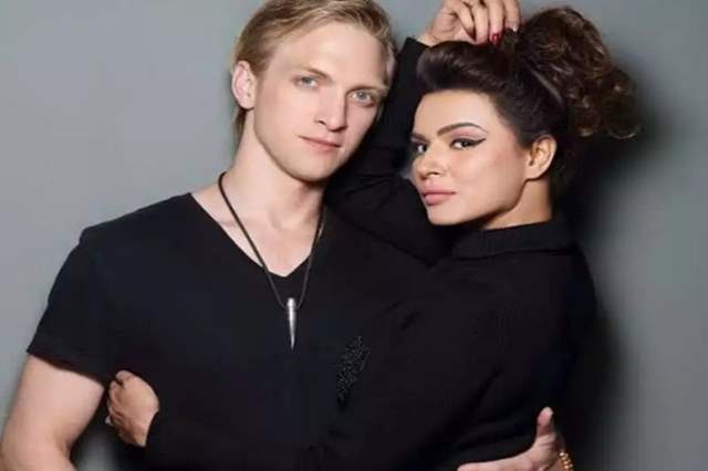 Aashka Goradia and Brent Goble