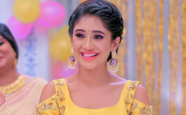 Stylebuzz: Shivangi Joshi Gives A Personal Touch To The Cape Trend! | India  Forums