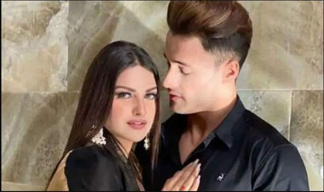 Himanshi Khurana and Asim Riaz 