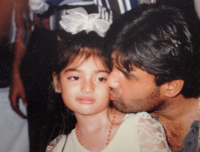 Athiya Wishes father Suniel Shetty birthday