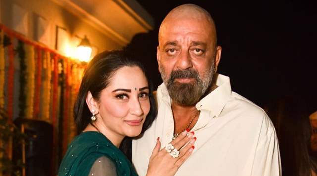 Maanayata Dutt shares an unusual picture with Sanjay Dutt, her caption will  definitely crack ...