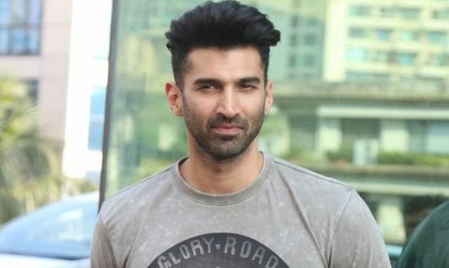 Aditya Roy Kapur confesses being caught while 'Making Out in public' And  'Urinating'!