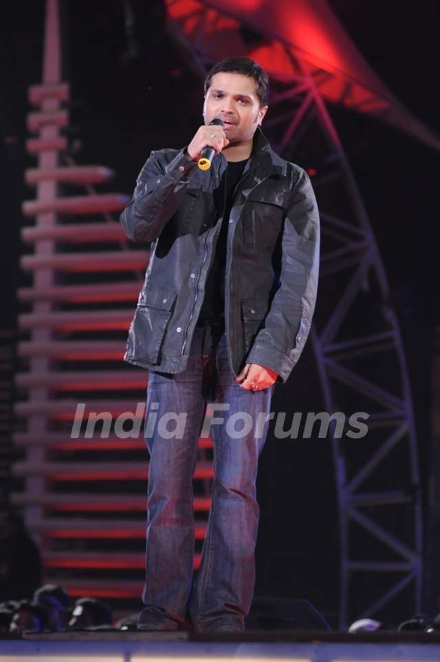 Himesh in tv show Amul Music ka Maha Muqqabla